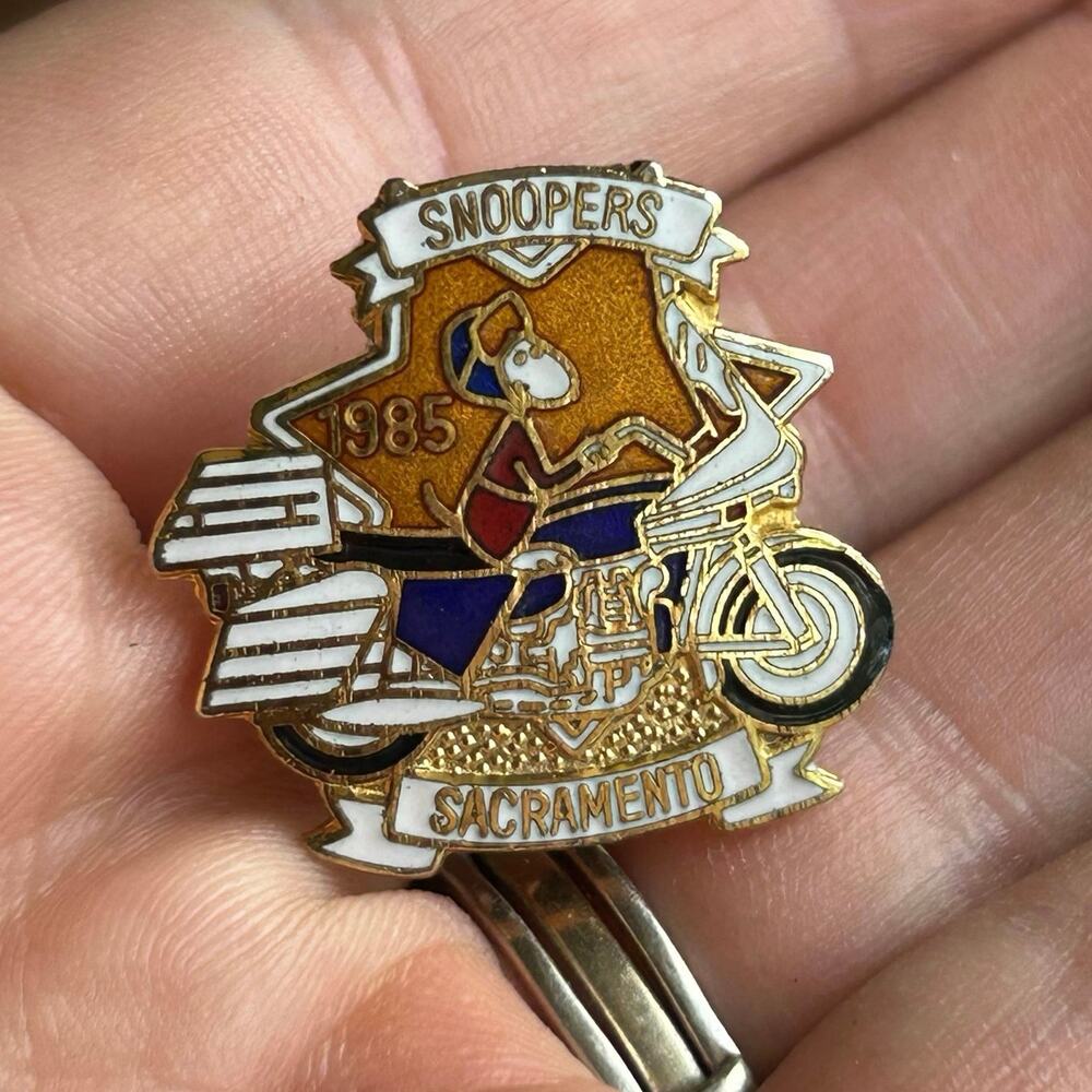 Vintage Motorcycle Club Pin 1983 Snoopers Sacramento Screw Back Pin PB2C